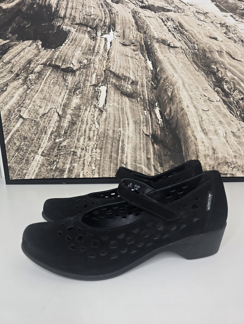 Mephisto Black Mary Jane Shoes Rodia Perforated Like New - Picture 2 of 7